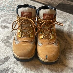 Big kids size 4 Timberland Field boot.
